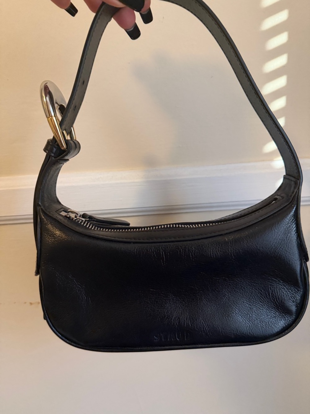 Chloé Black Leather Shoulder Bag with Polished Gold Buckle